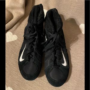 NIKE Men’s SpeedSweep Wrestling Hightop Shoes 9
